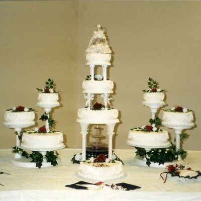 Lisa Renae's Wedding Cake