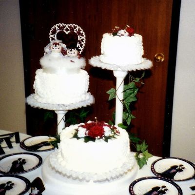 Lisa's Miniature Bride & Groom Cake