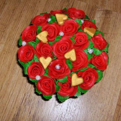 Red Roses And Gold Hearts