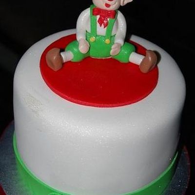 Elfie On A Cake!