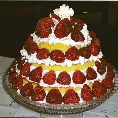 Strawbery Tower Cake