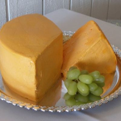 Groom's "cheesecake"