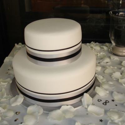 Ally And Lee Wedding Cake