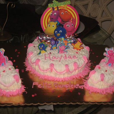 Backyardigans Cake
