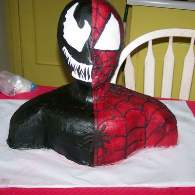 Spiderman And Venom Bust Cake