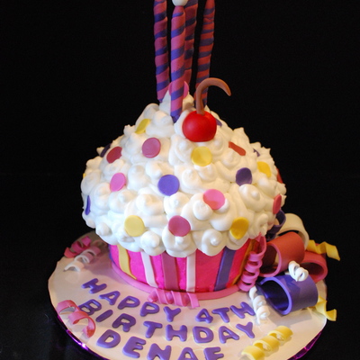 4Th Birthday Giant Cupcake Cake