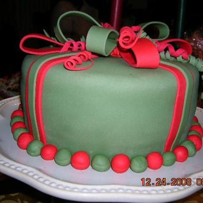 Holiday_Gift_Cake.jpg