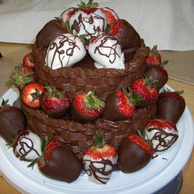 Chocolate Basket W/ Strawberries