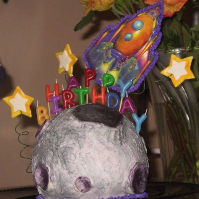 Zoom Around The Moon