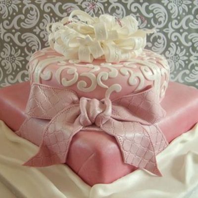 Elegant Present Cake
