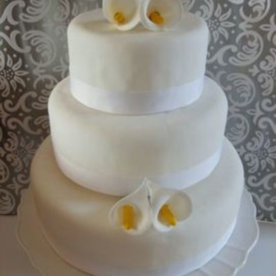 Simple Elegant Arium Lillies