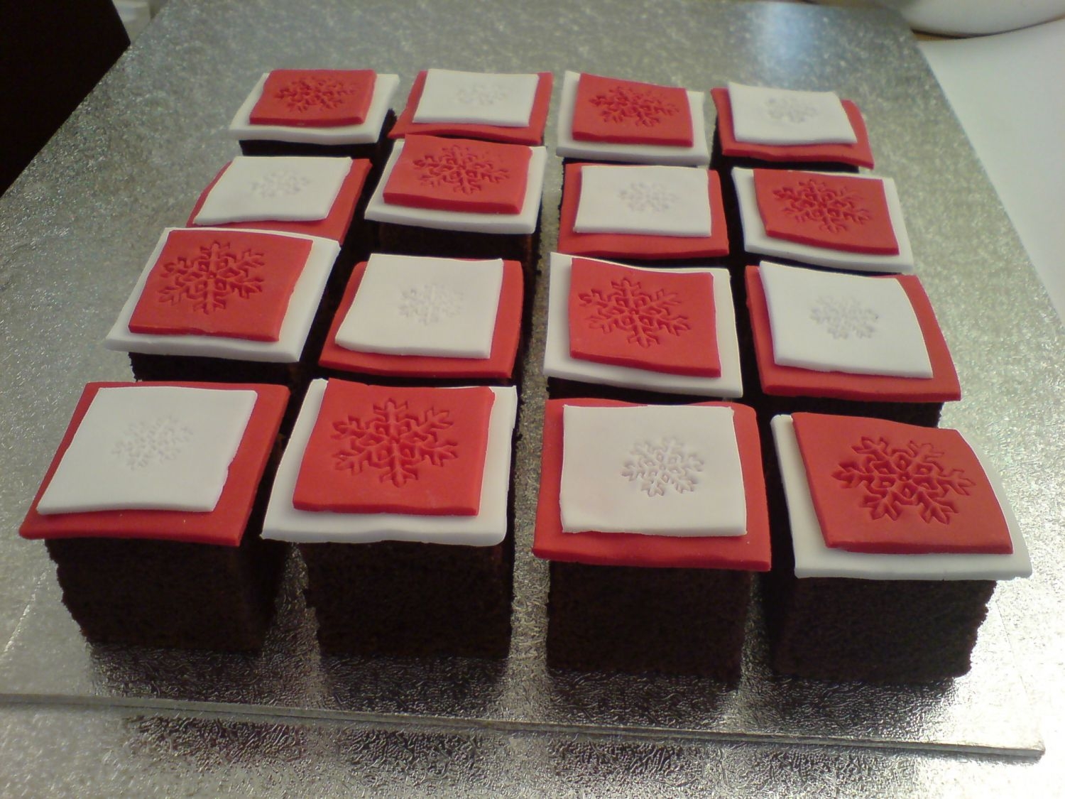 Christmas - Sponge Cake Selection