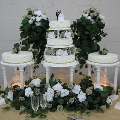 Sage And White, 3 Fountains