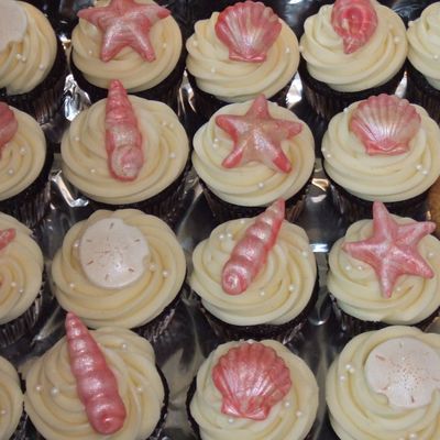 Marbled Coral Shell Cupcakes