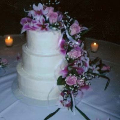 Silk Lily Wedding Cake