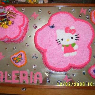 Hello Kitty Cake