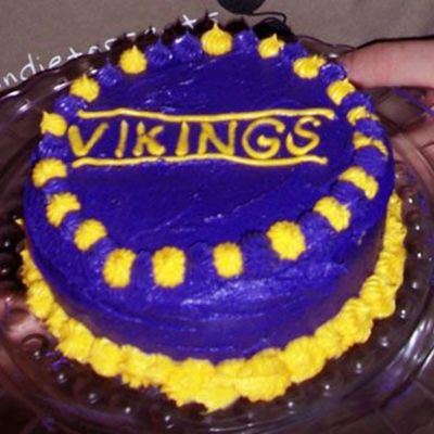 Minnesota Vikings Cake (View 2)