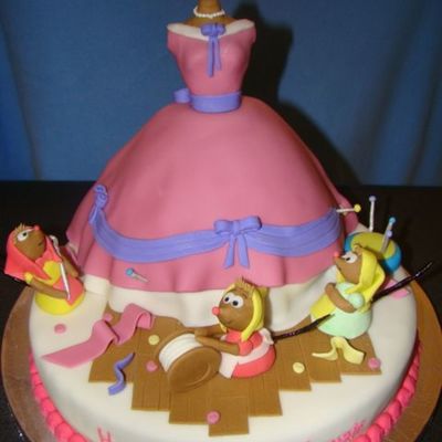 Makenzies Cinderella Cake