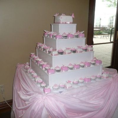 Pink/white Mini And Cupcakes