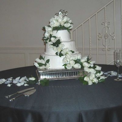 White Cake With White Roses-- Classic!