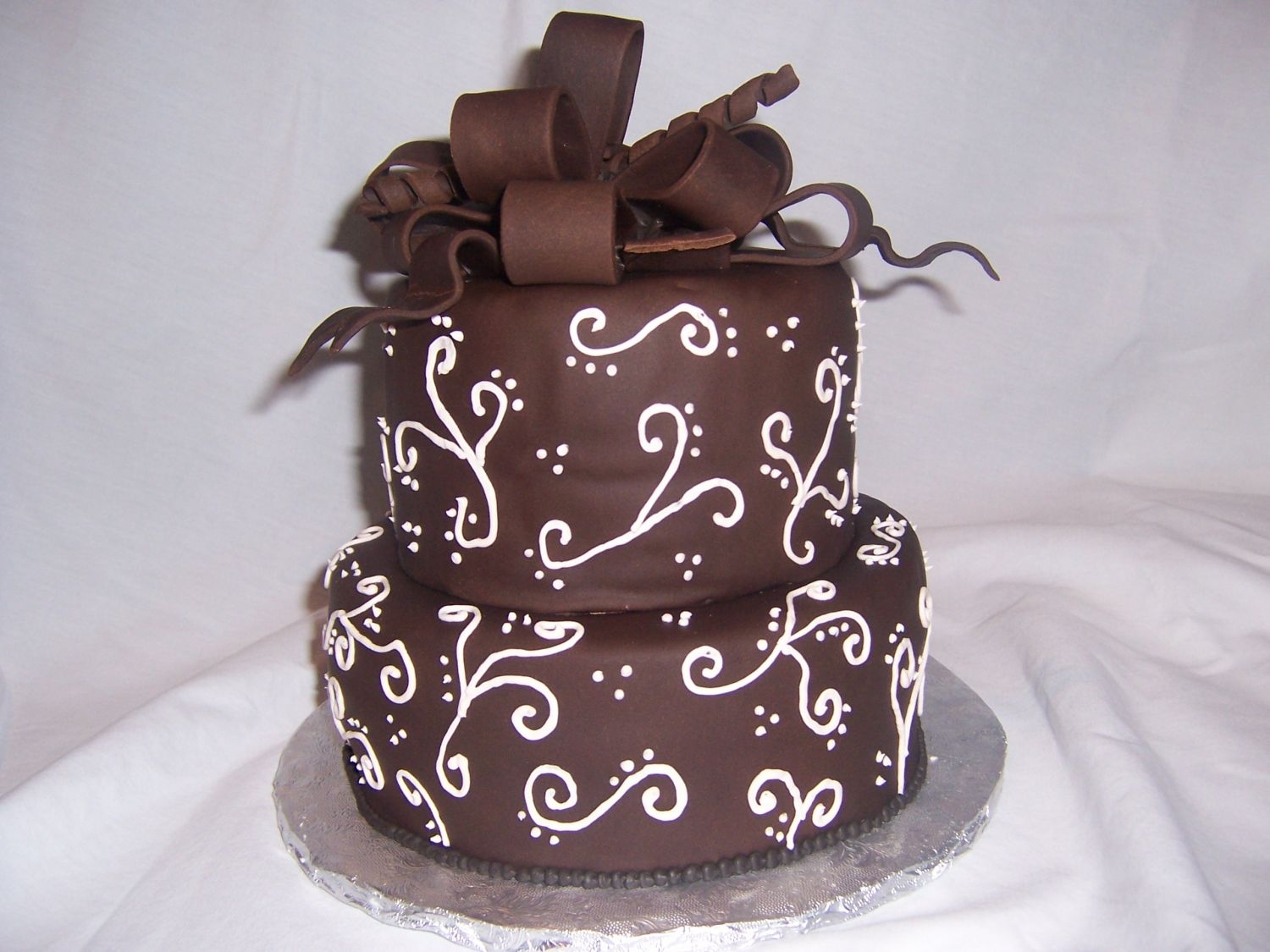 Choc. Fondant With Scrolls