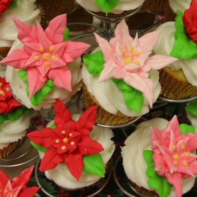 Poinsettia Cupcakes