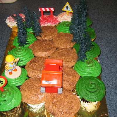 Bob The Builder Cupcake Cake