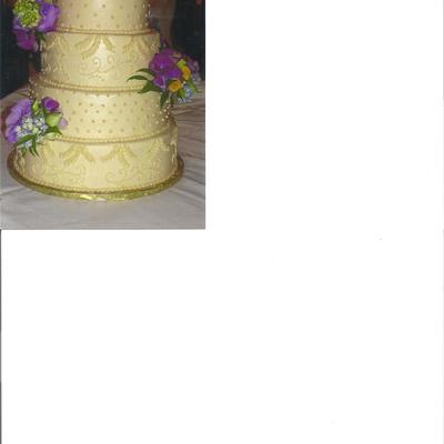 Ivory Wedding Cake With Real Flowers