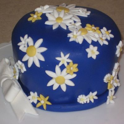 Blue Daisy Cake