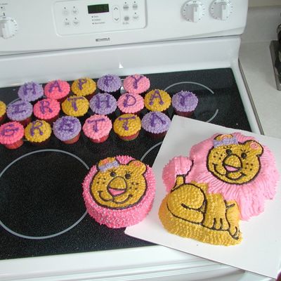 Girl Lion Cake