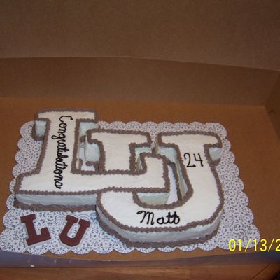 Leigh University Graduation Cake