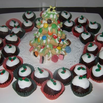 Christmas Tree And Mini Puds