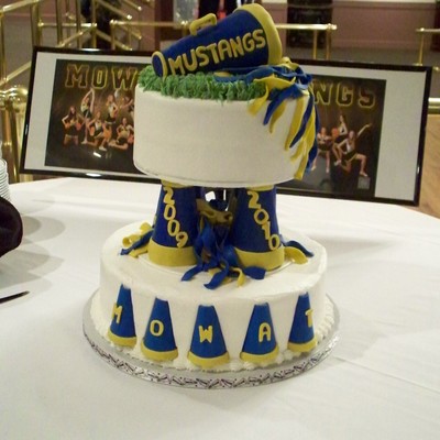 Cheerleading Cake