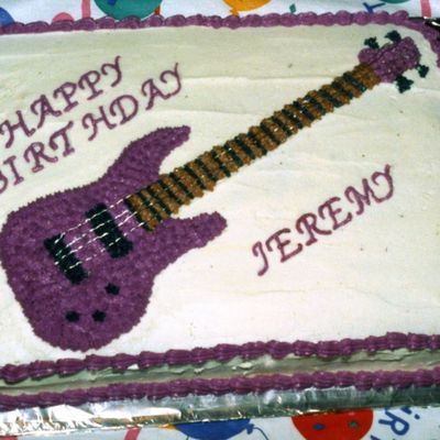 Guitar Cake