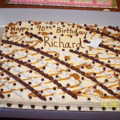 Caramel Cake With Drizzel