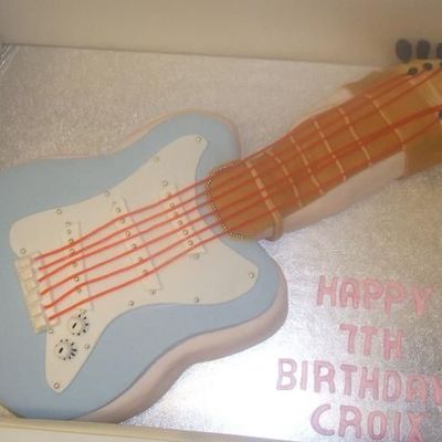 Guitar Cake