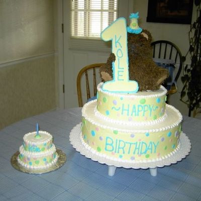 Teddy Bear Tiered Cake