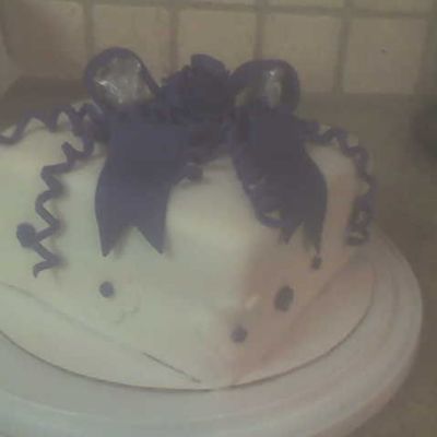 Firstfondantcakefrontview.jpg