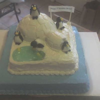 Penguinbirthdaycake2.jpg