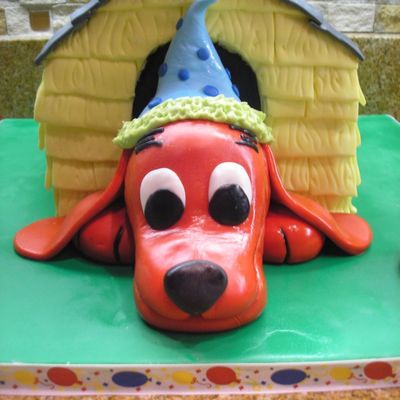 Clifford And His Dog House