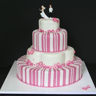 Fuschia & White Wedding Cake