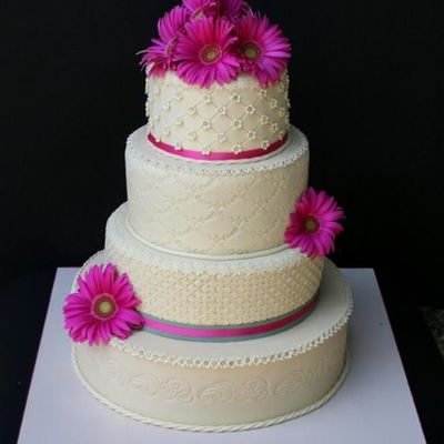 Fuschia Pink Gerbera Wedding Cake