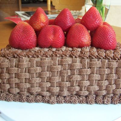 Chocolate Basketweave With Strawberries