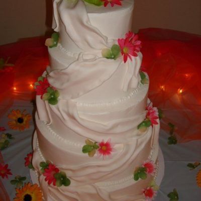 Round Wedding Cake With Fondant Swags