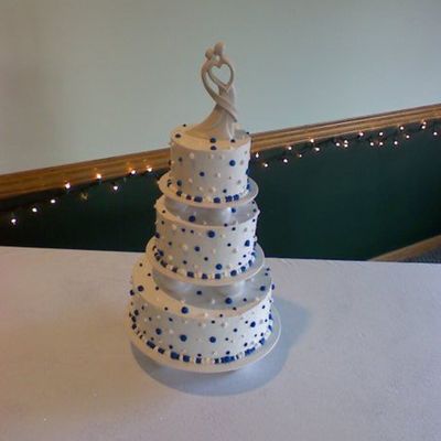 Round Cake With Dotted Swiss