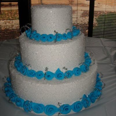 Round Wedding Cake With Fondant Flowers And Suagr Crystals