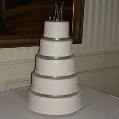 Round Wedding Cake Dotted Swiss