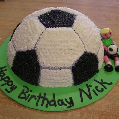 Soccer Ball Cake With Player