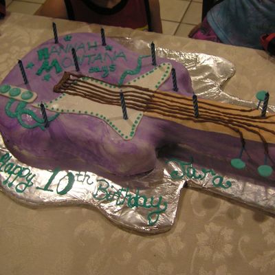 Hannah Montana Guitar Cake