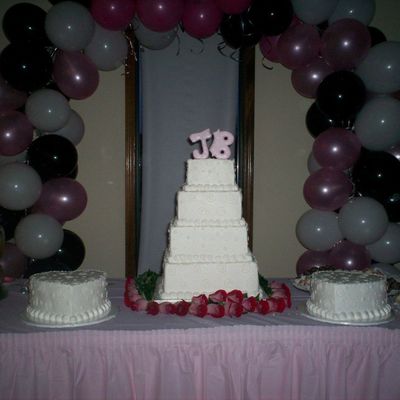 Square Four Tier W/two Heart Cakes